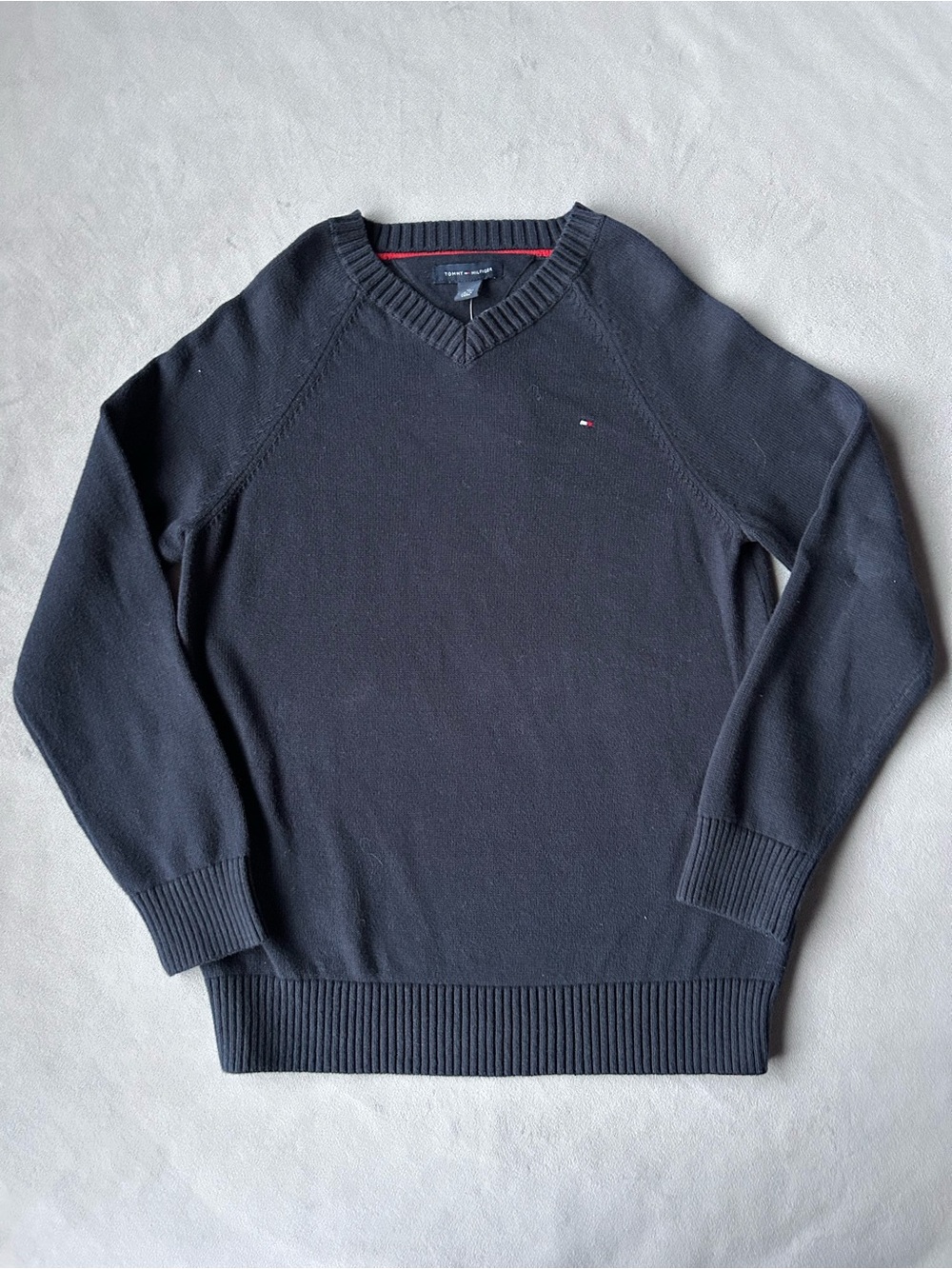 Tommy Hilfiger ~ Knit V-Neck Sweater ~ Boys Size Medium 8-10 ~ Navy ~ Brand New!